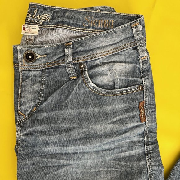 Silver Sienna Skinny Jeans, Light Wash, Size 27 - Picture 5 of 10